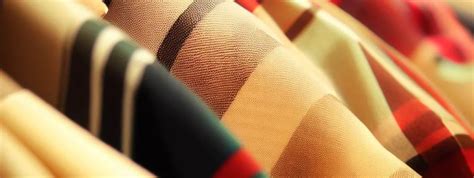 esarfa burberry|Eșarfele Burberry: Un Amestec de Clasic și Modern .